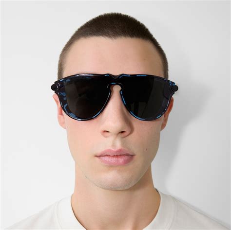 Tubular Sunglasses in Electric blue 